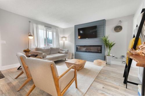 Coeur d'Alene House | Mountain View Pet Retreat Near Downtown Fenced