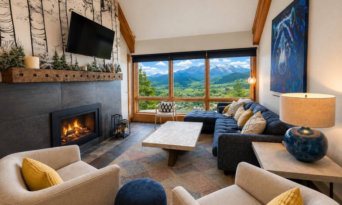 Mount Crested Butte Condo | Mountain Views, Hot Tub & Walk to Summer Concerts