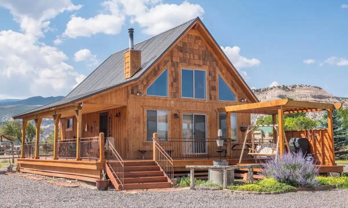 Teasdale Cabin | Mountains To Deserts, You'll find it all here!