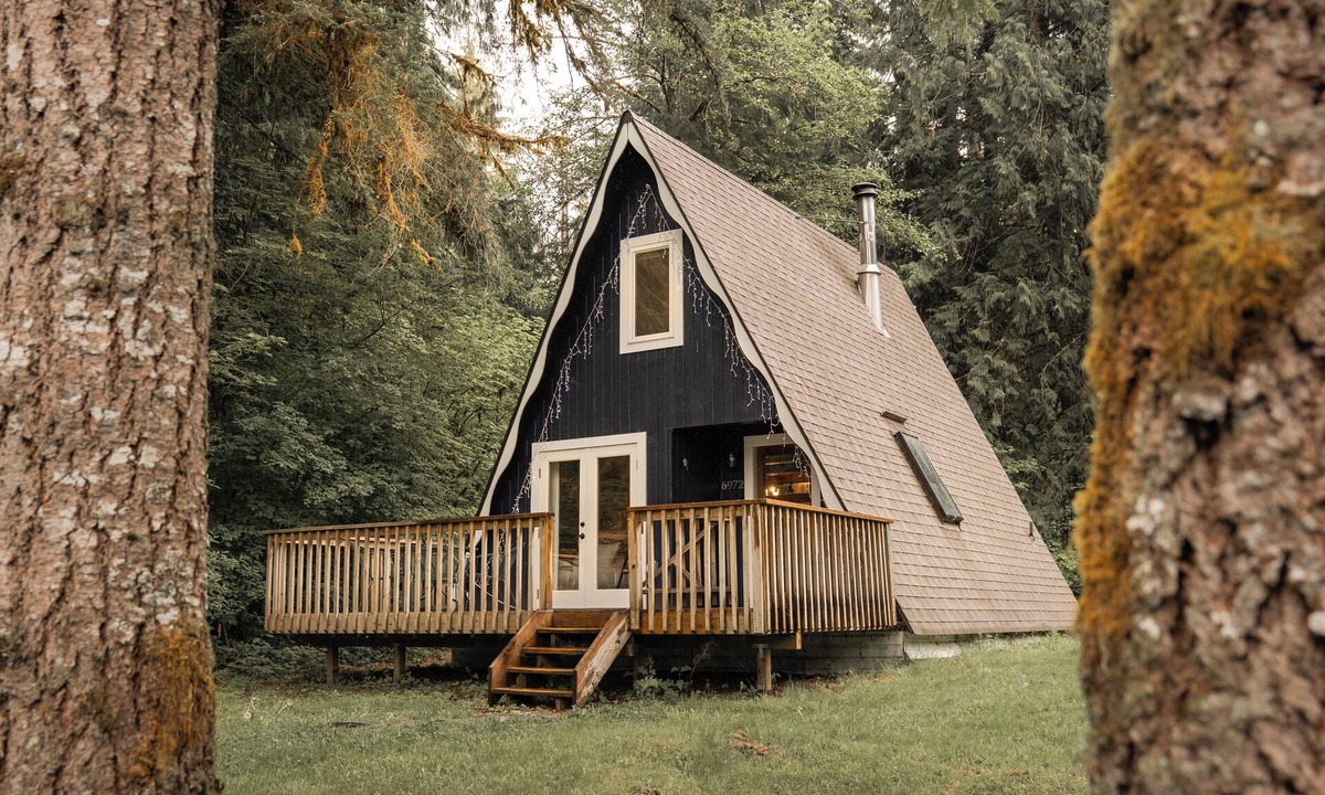Glacier Cabin | Mt Baker A-Frame | Pet-Friendly | Mountain Views
