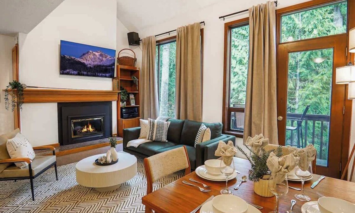 Glacier Condo | Mt. Baker + condo + pool + hot tub + sauna