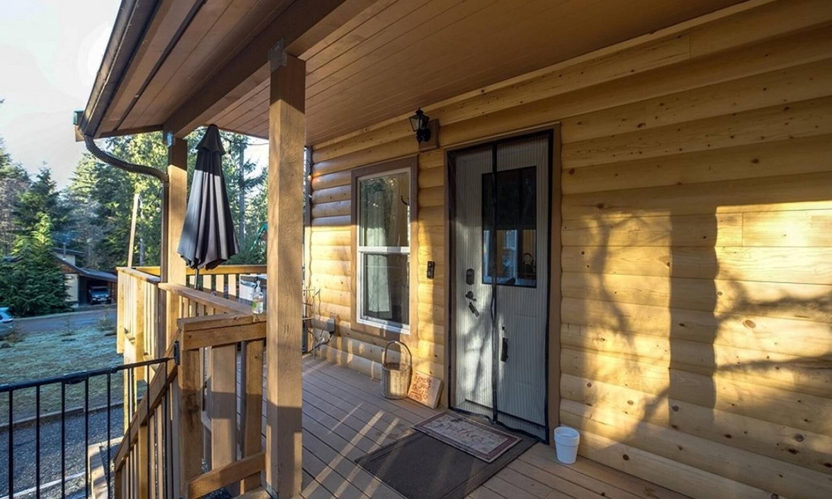 Deming House | Mt. Baker Lodging Cabin 2- Sleeps 8!