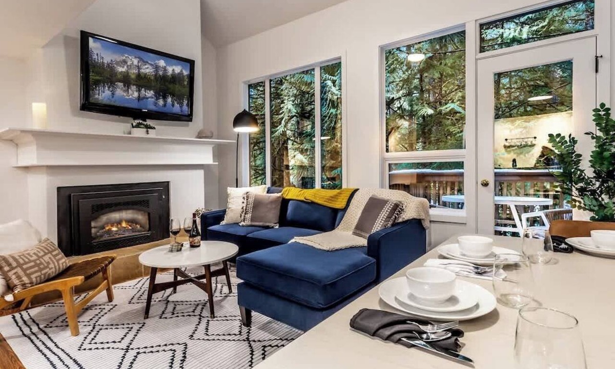 Glacier Condo | Mt Baker Resort Condo-River Views & Amenities