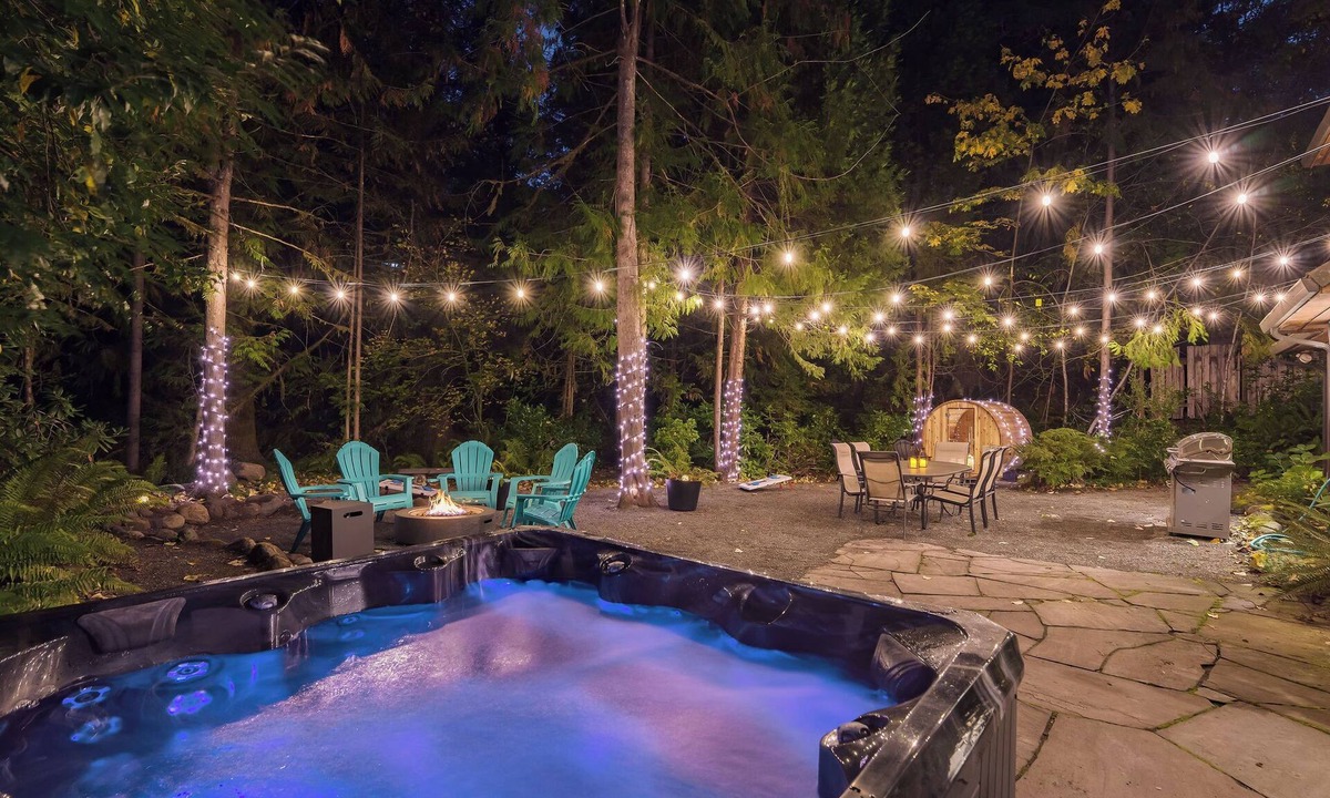 Brightwood House | Mt Hood Entertainer | HotTub+Sauna+Pool+Firepit