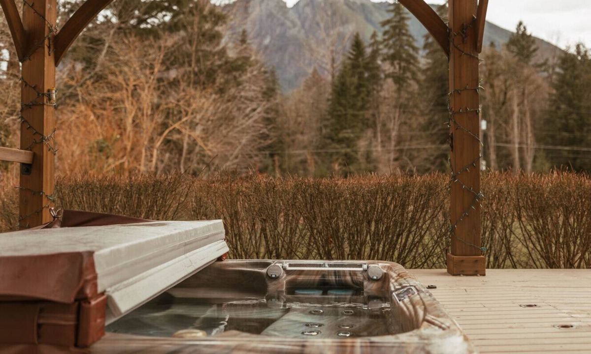 North Bend Cabin | Mt Si Bungalow~ Minutes from downtown!