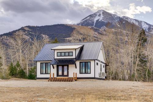 Pray House | Mtn-View Gem Near Chico, Sage & Yellowstone!