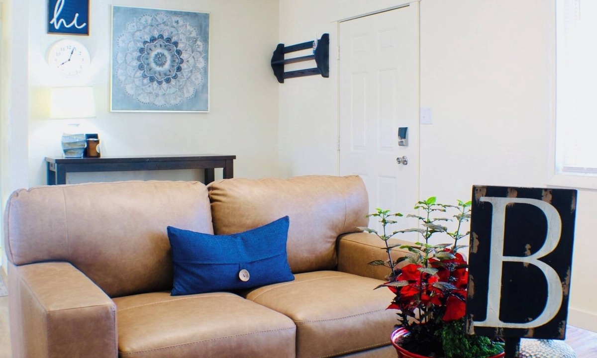 Burley House | Multiple Living Spaces, Mini-Splits, Quiet Neighborhood in SW Burley