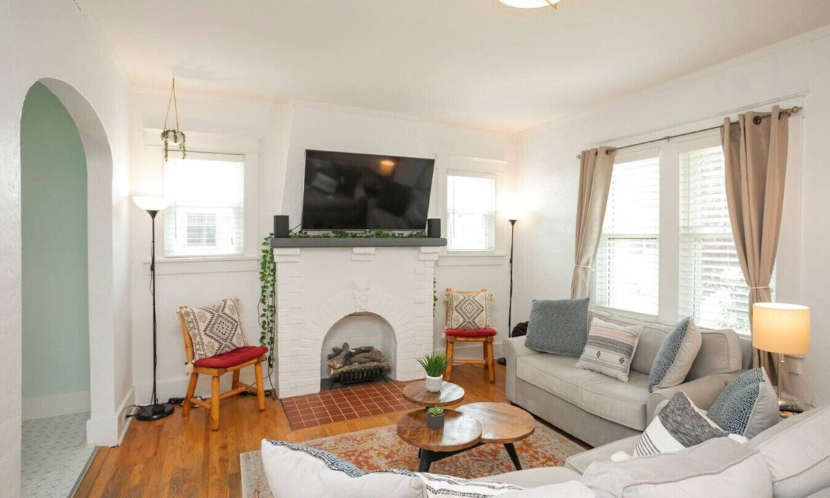 Shelby Hills Apartment | * Nashville Backyard Oasis * 8min to Broadway