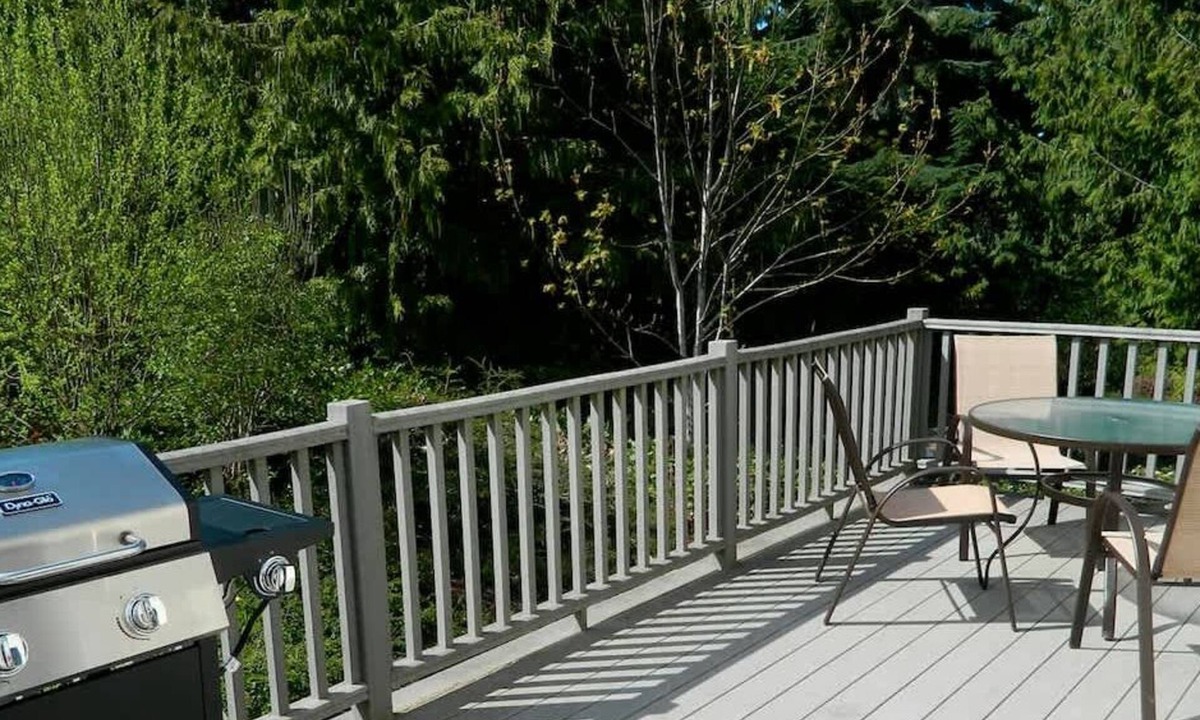 Port Angeles House | Near Discovery Trail, Fire Pit, Deck, King bed, AC