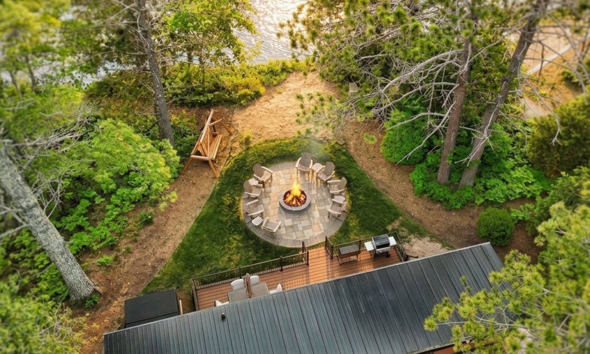 Au Train House | Near Pictured Rocks and trails, on the AuTrain River, has private hot tub