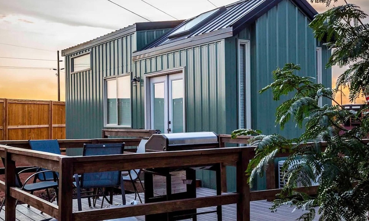 Apple Valley House | Near Zion Modern Tiny Home Hiking & MTB Access