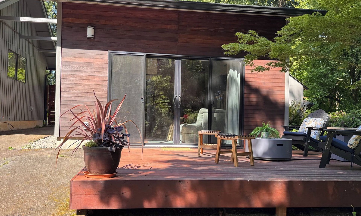 Northwest Portland Cottage | Nestled in the trees, this contemporary and cozy guesthouse is comfy and quiet,