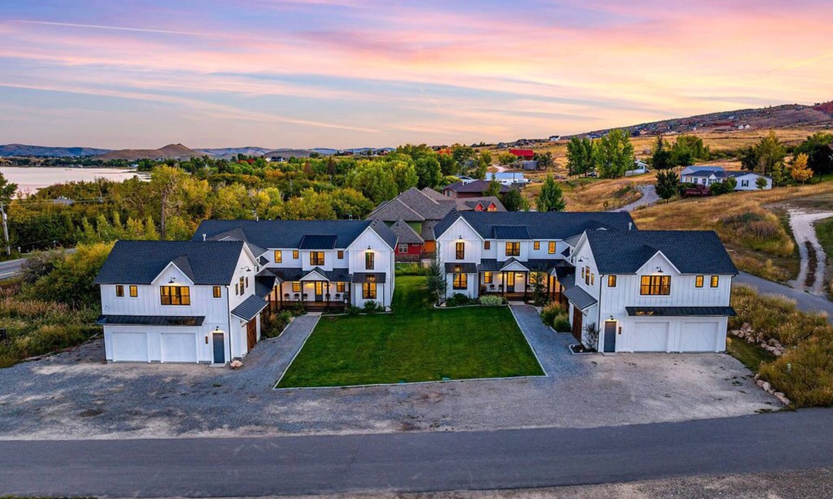 Garden City House | *New Farmhouses at Bear Lake* (sleeps 90)!