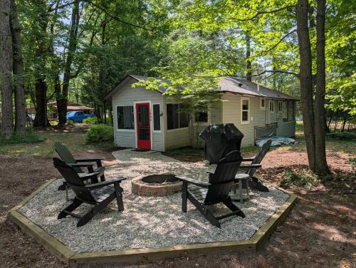 Arcadia House | NEW! Jack-in-the-Pulpit - Cute and Cozy Cabin!