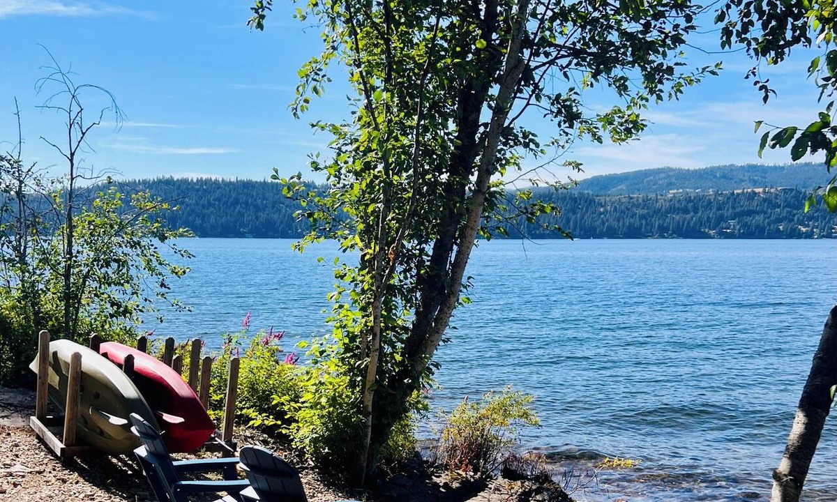 Harrison Cabin | New Lake CDA Retreat, Waterfront, Kayaks