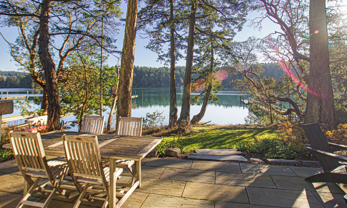 Friday Harbor House | New Listing! Charming Waterfront Retreat - De Haro Bay House