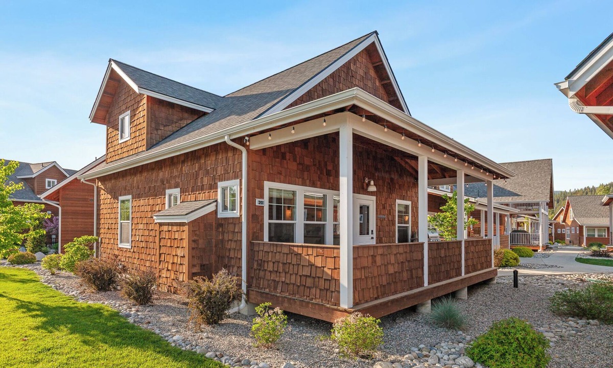 Dover Bay Cabin | New Listing! Craftsman Bungalow | 2 Min Walk to Dover Bay Marina