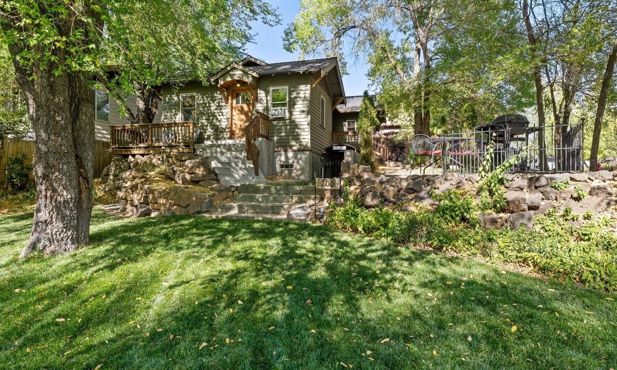 Old Bend House | New Listing! Historic Cottage | Heart of Downtown Bend