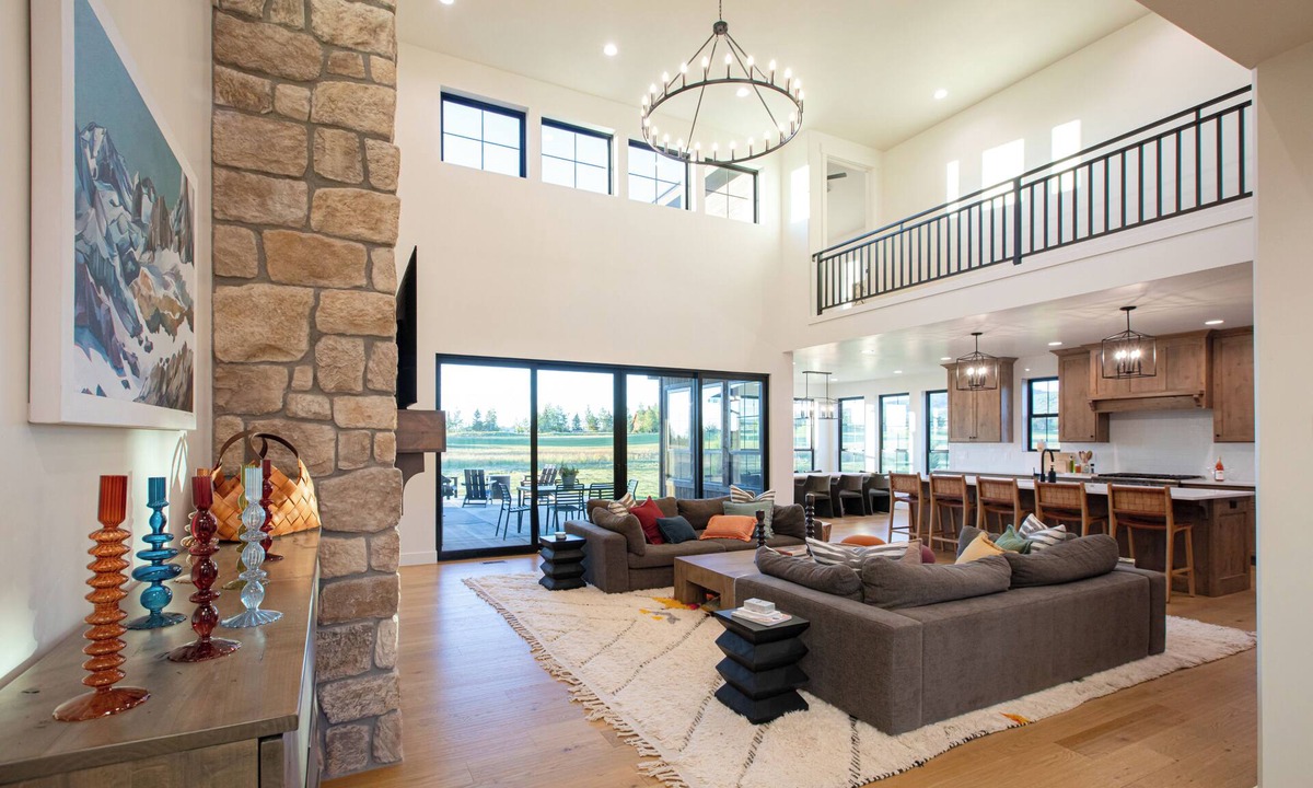 Victor House | New Luxury Teton 5BR Victor Retreat, Hot Tub, Golf & XC Ski Out Your Door