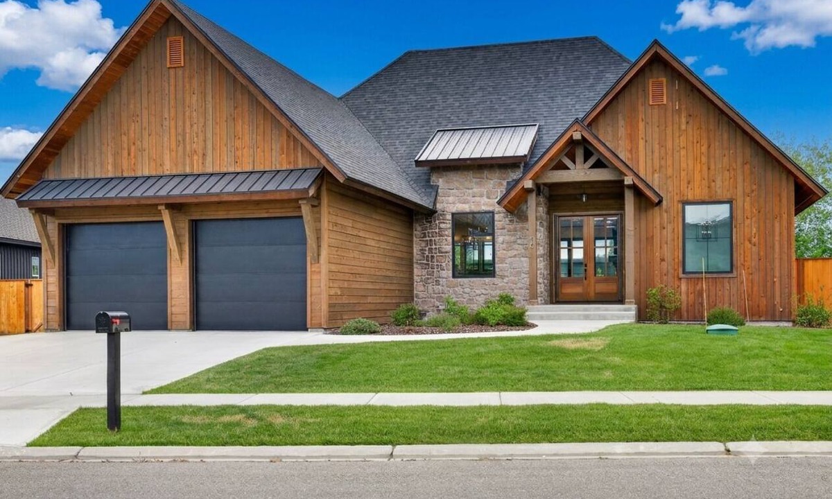 Driggs House | New Modern 5BR with AC - Walk to Targhee Shuttle