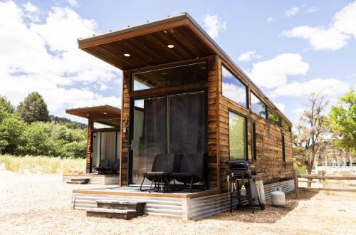Orderville House | NEW! Modern Cabin Tiny Home at Cliffside #3
