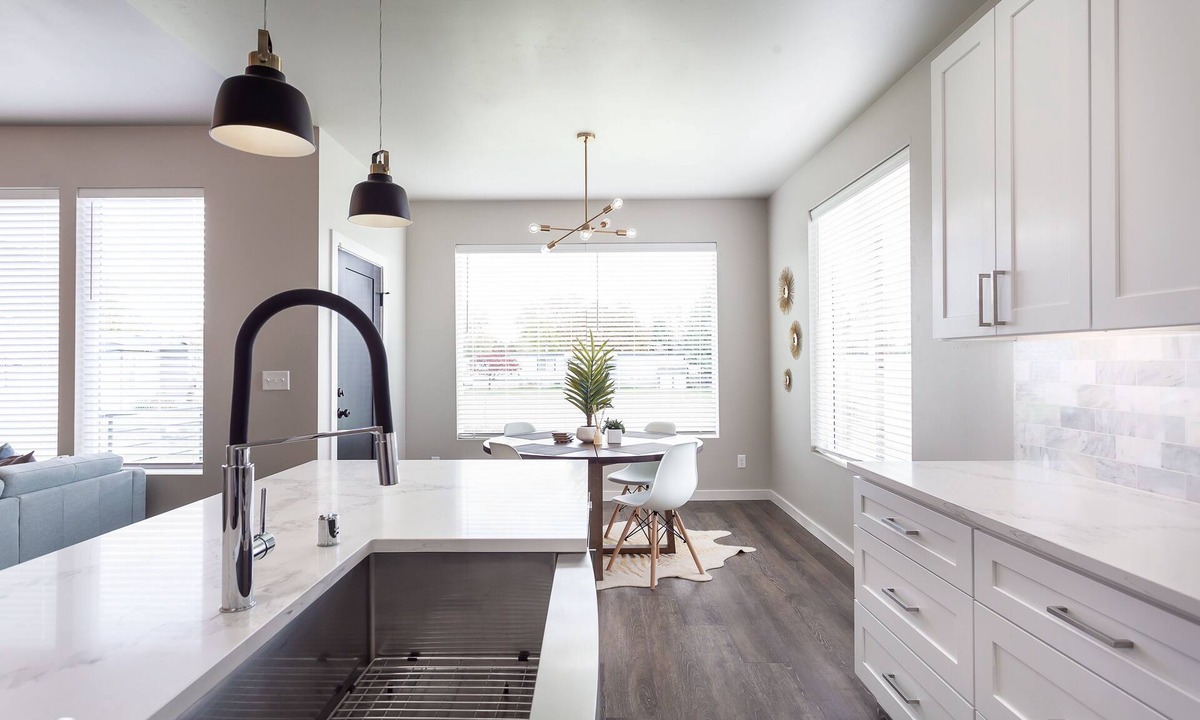 Spokane House | NEW MODERN HOME · Luxury Home in Spokane- Wifi- Over 3,200 Square Ft