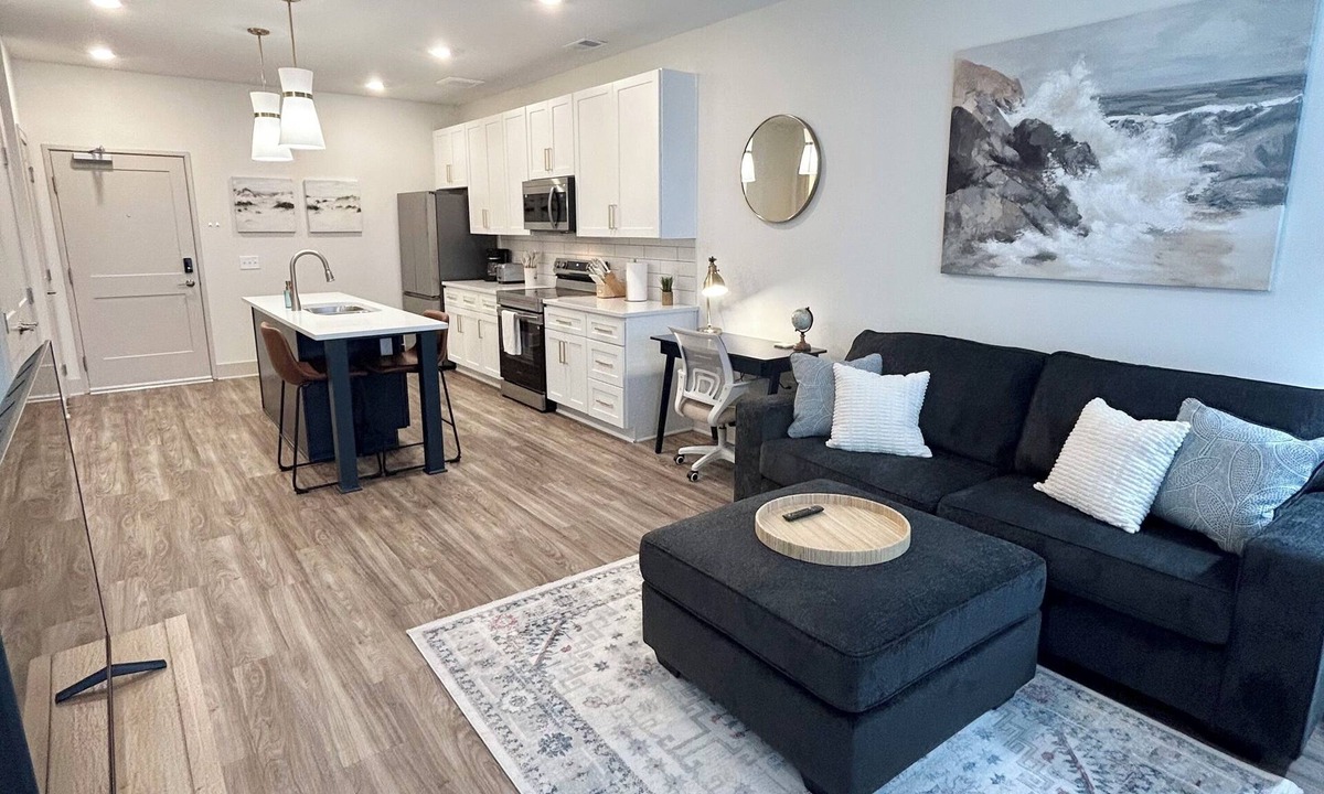 Waukee Apartment | New Modern Luxe 1 Bed 1 Bath w/Resort Amenities