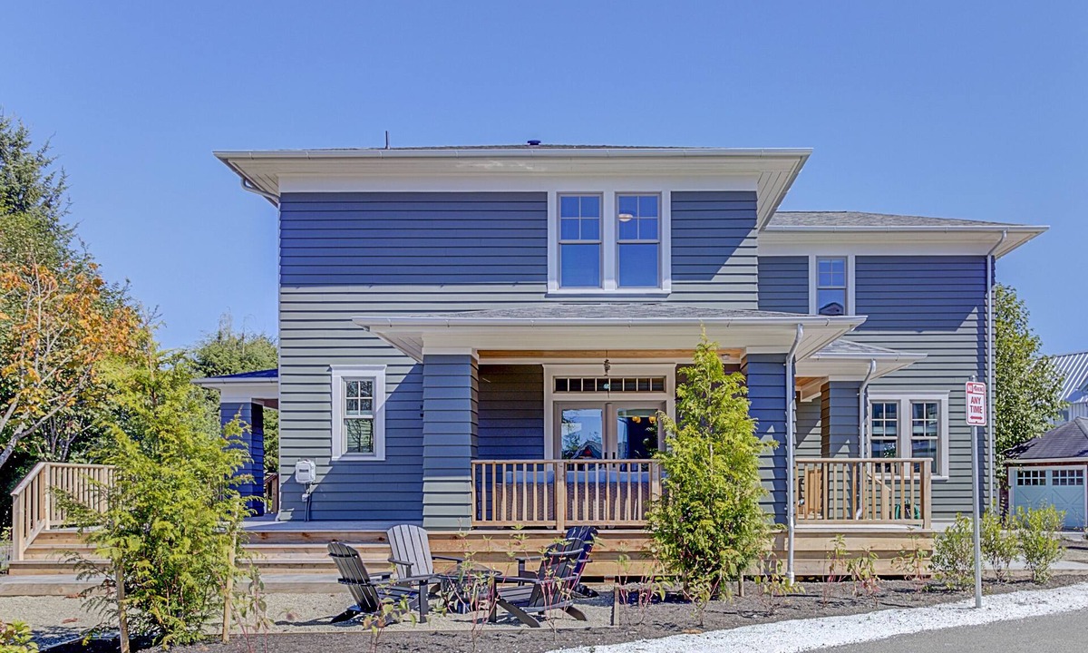 Seabrook House | *NEW* Seabrook's On The Rocks: Hot Tub & Dog Friendly