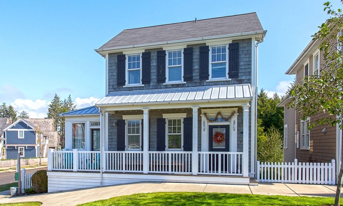 Seabrook House | *New* Seabrook's Tide Together: dog-friendly, hot tub