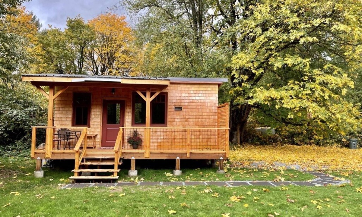 Deming Cottage | New, spacious tiny house close to Mt. Baker and Bellingham