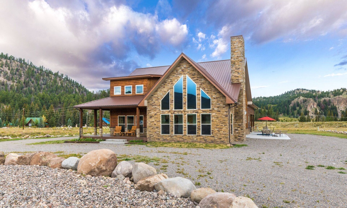 South Fork House | Newly Constructed Mtn Cabin | Hot Tub | Garage
