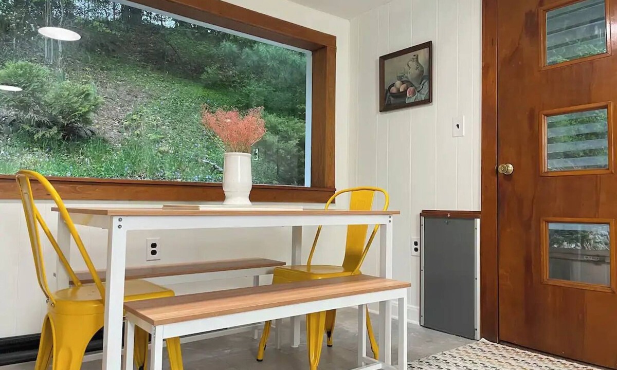 Suttons Bay House | Newly remodeled 1890’s Farmhouse. Near TART trail, boat launches and wineries