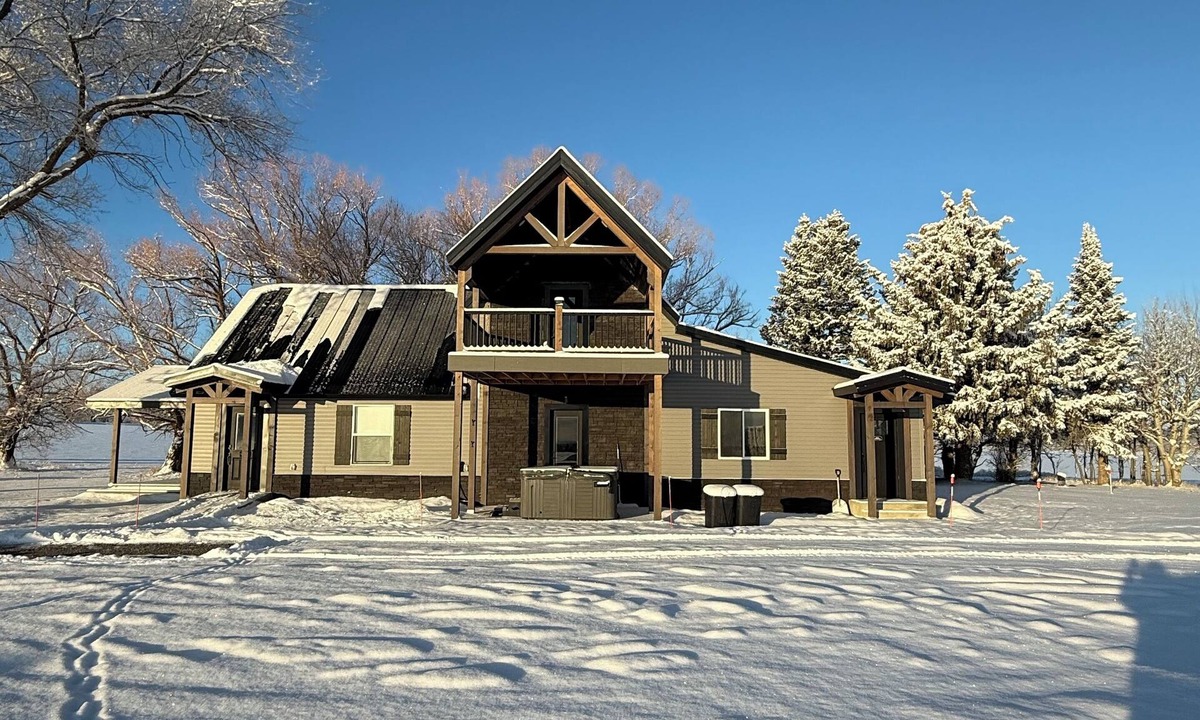 Ashton House | Newly renovated Ashton Farmhouse on Cave Falls HWY. Near Yellowstone Nat. Park