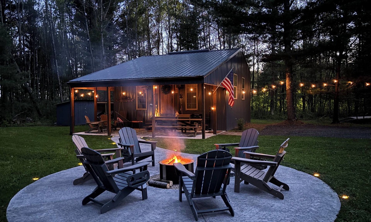 Baldwin Cabin | Newly Renovated Cabin in the Woods 3 kingBeds&Loft