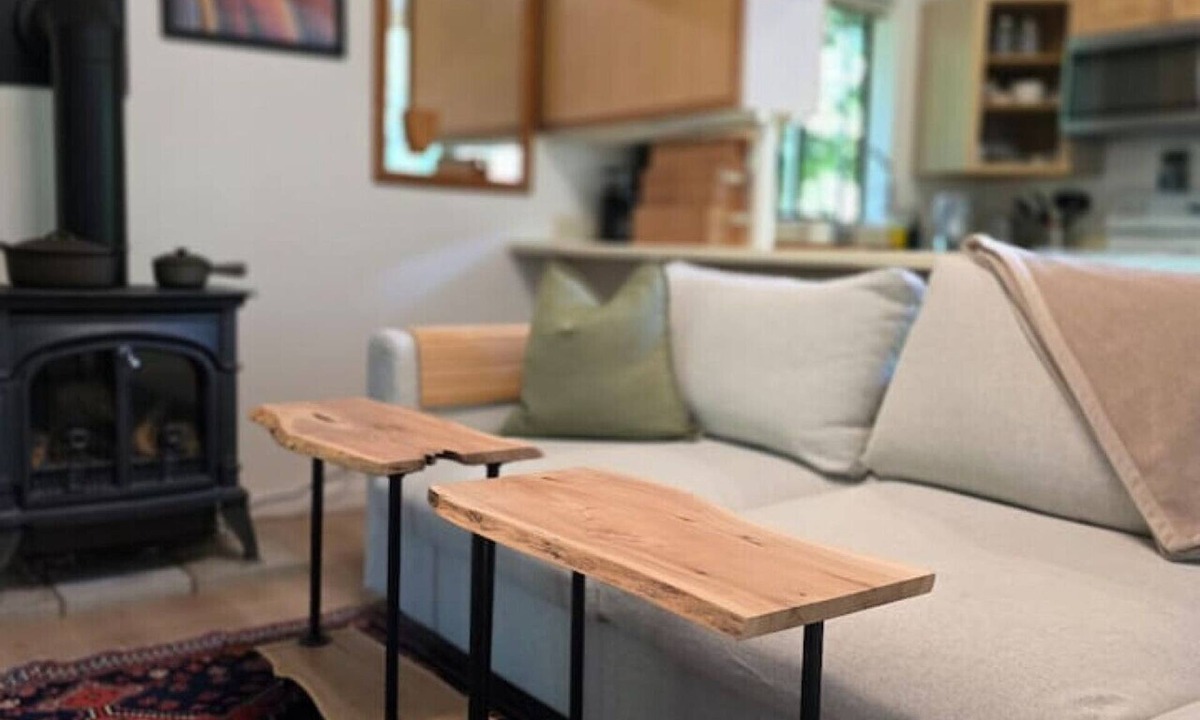 Point Roberts Apartment | Newly Renovated, Light-Filled Cabin