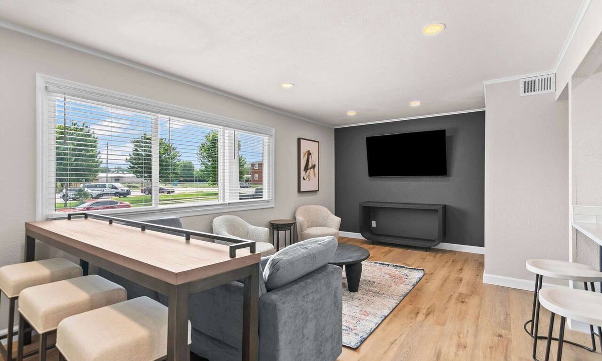Springfield Apartment | Newly Renovated Unit in Central Spfld! #202