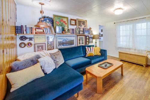 Newport House | Newport Cabin on Diamond Lake w/Private Boat Dock