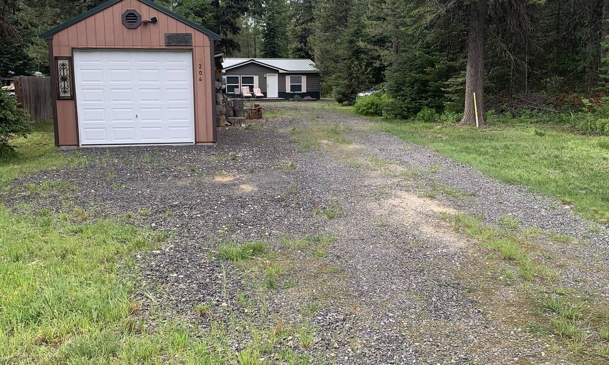 Wagon Wheel Cabin | Nice cabin on large wooded lot near Cascade Reservoir-park, beach, & boat ramp