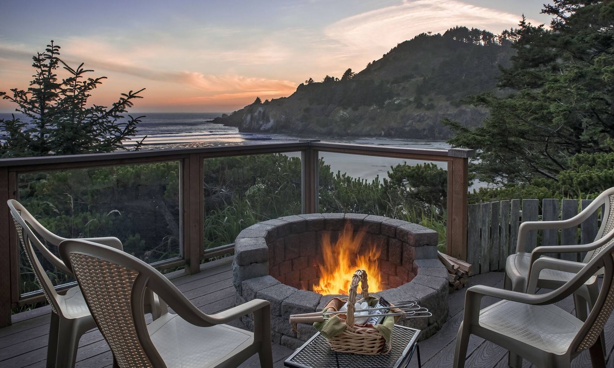 Agate Beach Bed & Breakfast | Ocean House