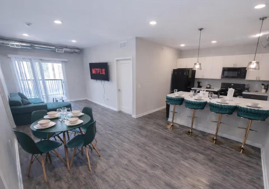 Downtown Des Moines Apartment | Olive Oasis