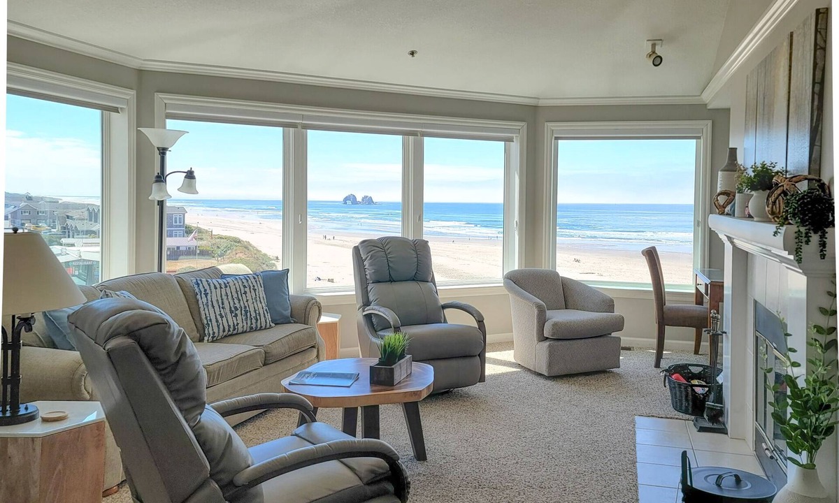 Rockaway Beach Condo | ON the beach in Rockaway with panoramic views!