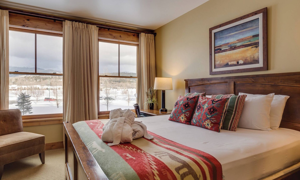 Victor Cabin | One Bedroom Luxury Suite | Bronze Buffalo Ranch