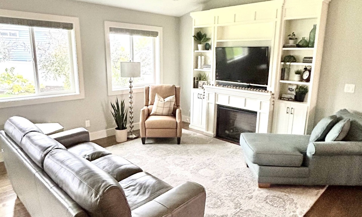Pocatello House | One block from the Temple! Beautiful 4 bd family friendly home.