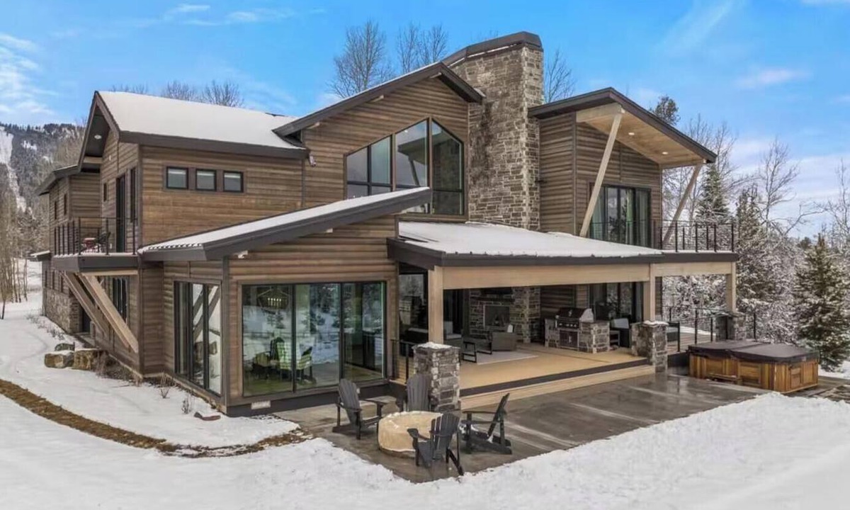 Tamarack House | Osprey Aspen | Includes Two 1-Day Lift Tickets