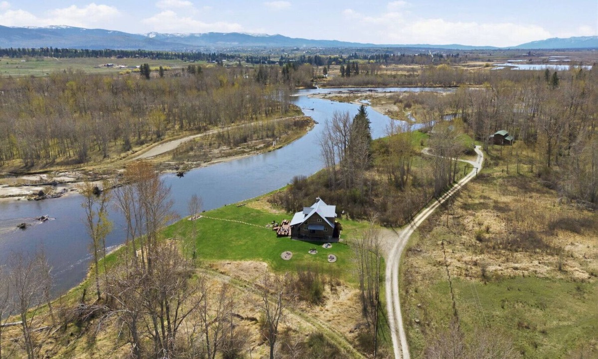 Florence House | Osprey Riverfront Cabin