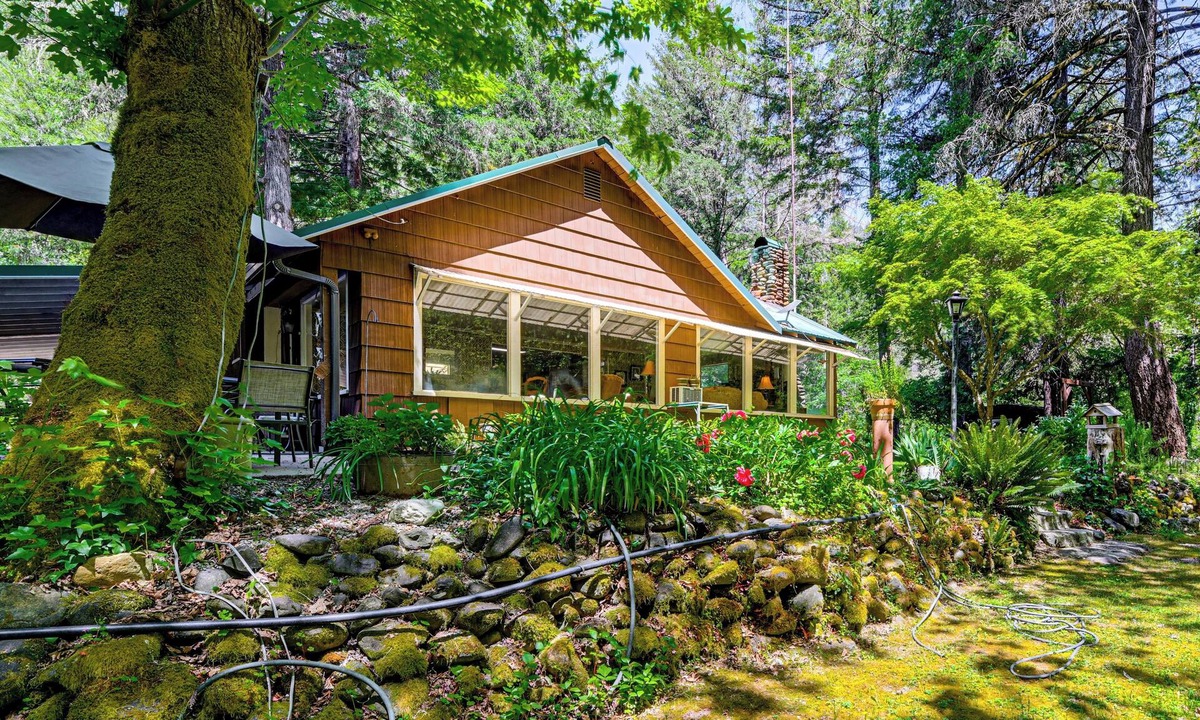 Galice Cottage | Outdoor Adventure: Tranquil Creekside Retreat