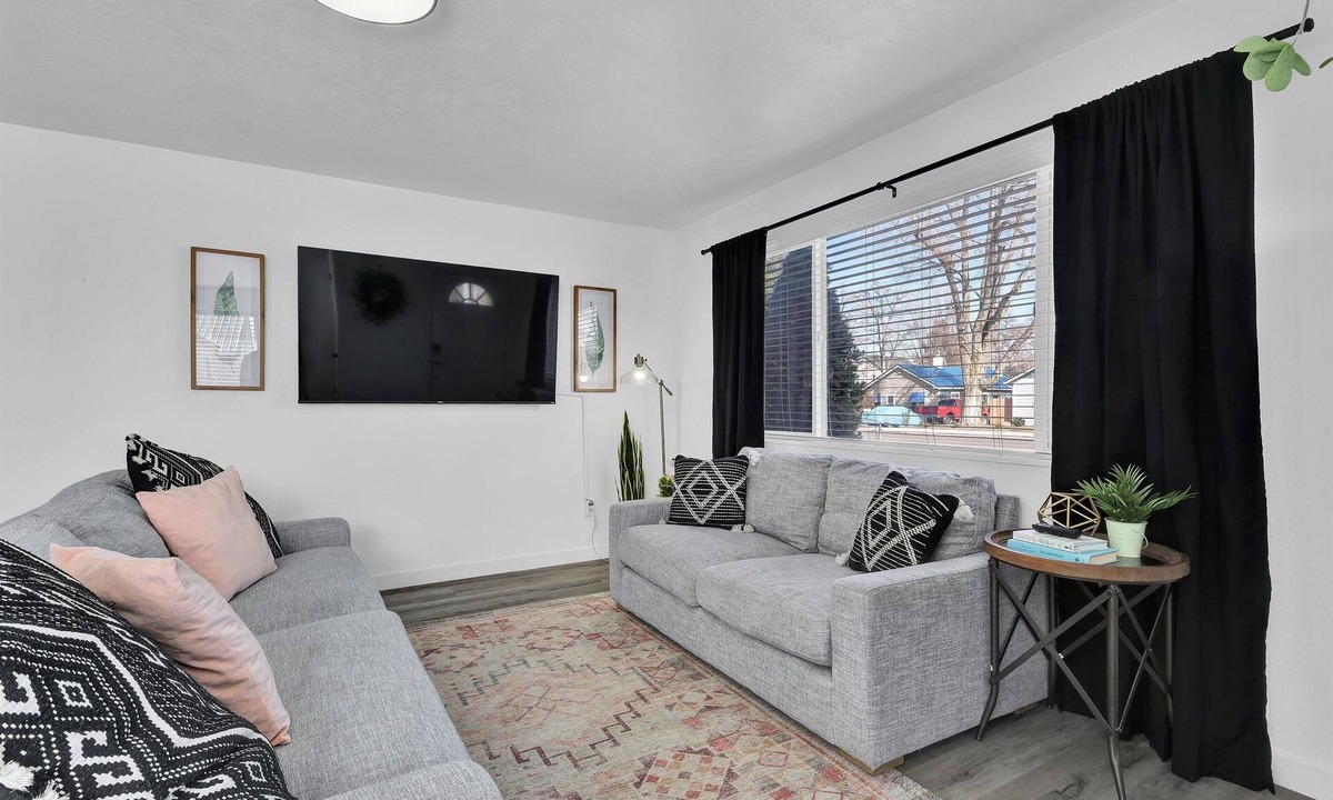 Boise Bench House | Owyhee Oasis 1 by Boise Airport