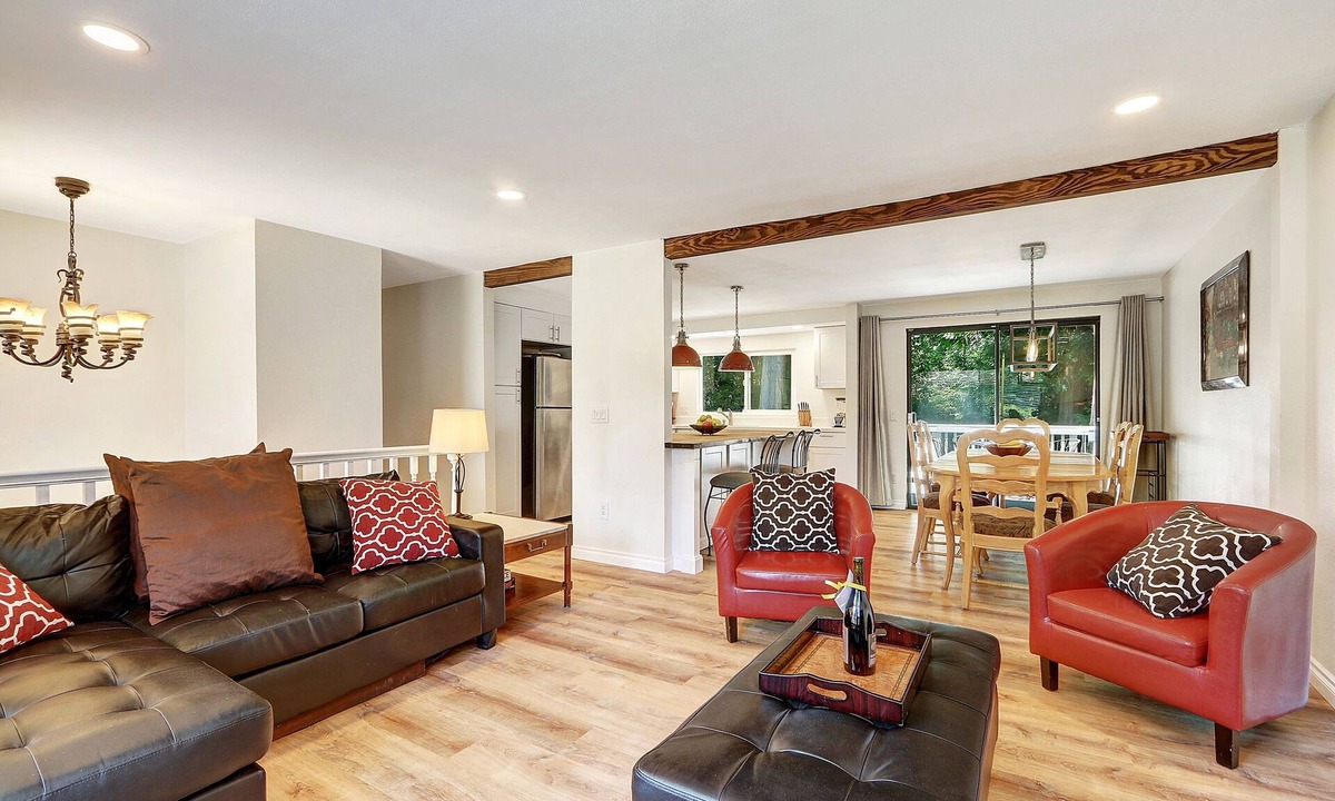 Education Hill House | P5 4BR/3BA on Education Hill near Microsoft