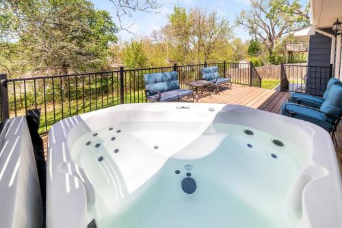 South Central Omaha House | Pacific Place Home