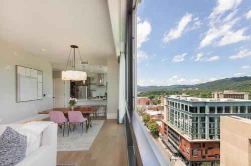 Downtown Asheville House | Panoramic Pack Square | Arras Vacation Rentals